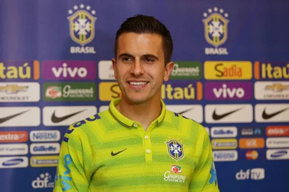 Goleiro Marcelo Grohe em primeira entrevista com a camisa da Seleção Brasileira