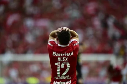  PORTO ALEGRE, RS, BRASIL,12-10-2014:Brasileirão - 28ª rodada, Inter x Fluminense no estádio Beira-rio.(FOTO:RICARDO DUARTE/AGENCIA RBS)Jogador Alex