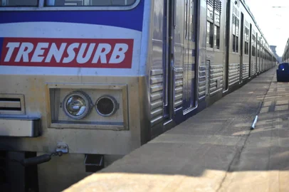  Fotógrafo: Tadeu Vilani - Porto Alegre - RS - Data: 21.05.2012Paralisação dos funcionários do Trensurb.Trens que são udados no transporte dos usuários parados no pátio da Trensurb.