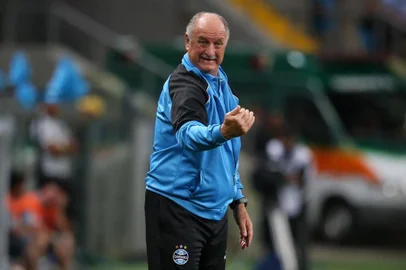 PORTO ALEGRE, RS, BRASIL. Partida entre Grêmio e Vitória, válida pela 32ª rodada do Brasileirão, na Arena do Grêmio, na Capital.

Foto: Diego Vara/Agência RBS