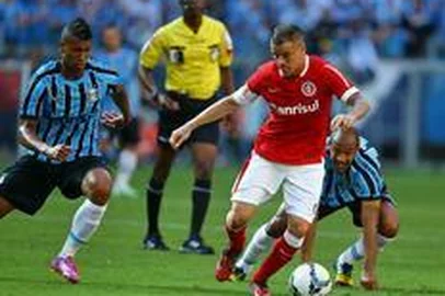  

PORTO ALEGRE, RS, BRASIL, 09-11-2014: Grêmio e Inter se enfrentam pelo GRE-NAL 403, na Arena do Grêmio, pela 33ª rodada do Brasileirão.(FOTO:MAURO VIEIRA/AGÊNCIA RBS)