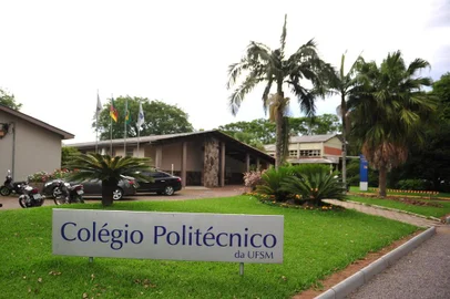  Pelo quarto ano consecutivo, o Colégio Politécnico da UFSM consta na lista das instituições de ensino público que alcançou melhor nota no Exame Nacional do Ensino Médio (Enem) 2012