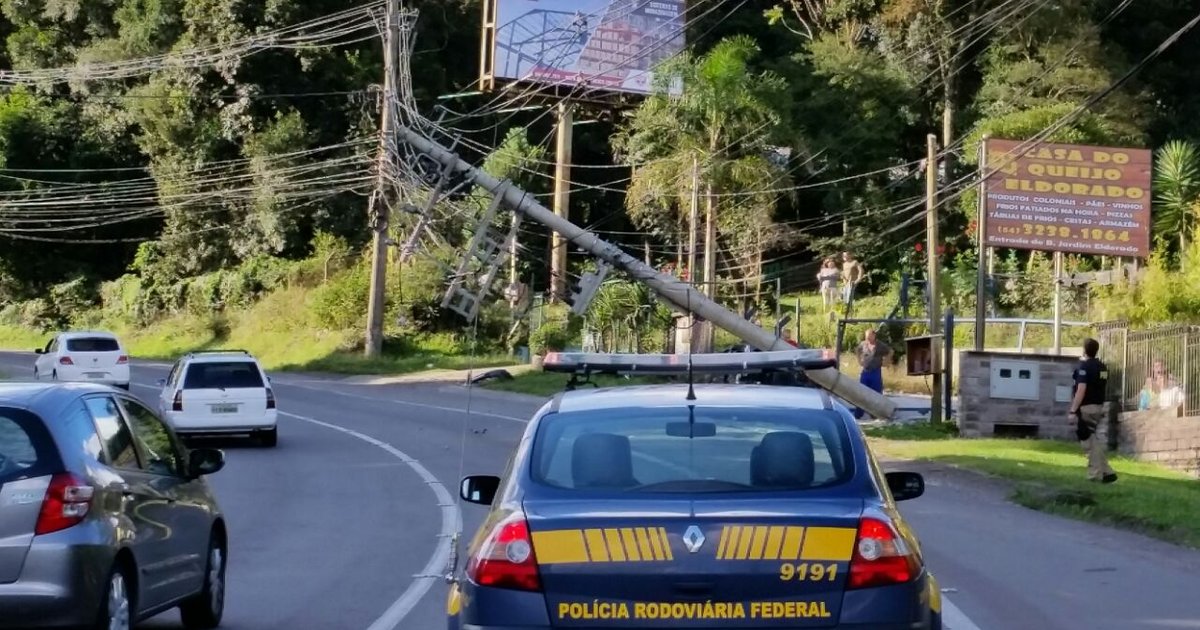 Acidente causa bloqueio na BR116, em Caxias do Sul GZH Acidente causa bloqueio na BR116, em Caxias do Sul GZH