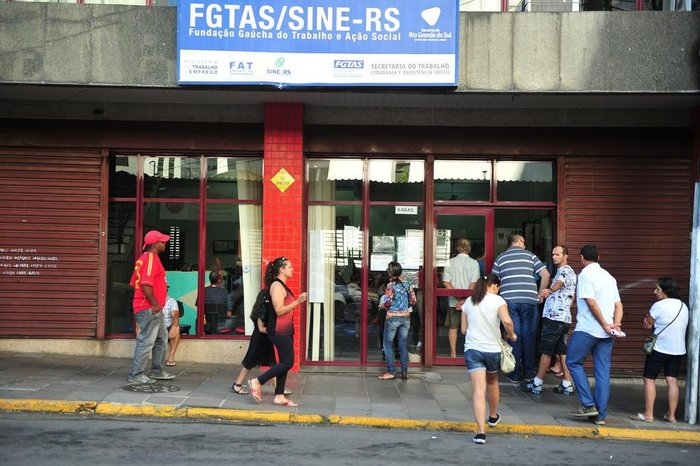 Confecção de carteiras de identidade está suspensa em Santa Maria