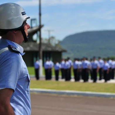  Aconteceu na manhã desta sexta-feira a Cerimônia Militar alusiva ao 41º aniversário da Sentinela Armada do Pampa, ou Base Aérea de Santa Maria.