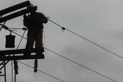  temporal, chuva, porto alegre, destruição, ceee, fios, timbaúva, timbaúva 2, energia elétrica