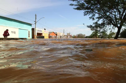 são borja, chuva, chuvas, cheia, cheias, cidade, rio grande do sul, clima, tempo, mau tempo, temporal, enchente, zero hora, foto claudio gottfried