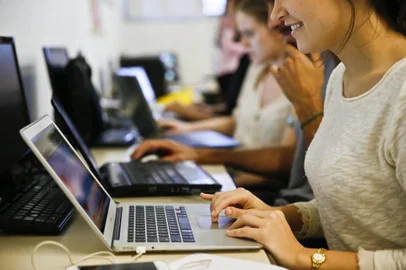  

FLORIANOPOLIS, SC, BRASIL, 01.07.2015: Estudantes da Udesc treinam o empreendedorismo através de empresa Jr, a Aesag. (Foto: Diorgenes Pandini/Agência RBS)
Indexador: Diorgenes Pandini