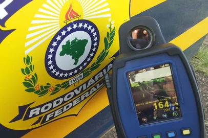 Motorista é flagrado a 164 km/h em rodovia da Fronteira Oeste