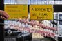  ESTEIO, RS, BRASIL, 03-09-2015 : Fiscais agropecuários assam pés de galinha na Expointer em protesto contra parcelamentos. (Foto: CACO KONZEN/Especial/Agência RBS, Editoria Notícias)