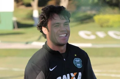 kleber gladiador, coritiba, futebol, brasileirão