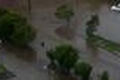  Porto Alegre/RS - Brasil - 15/10/2015 - Devido as fortes chuvas que cairam em Porto Alegre a avenida Aureliano de Figueiredo Pinto ficou completamente alagada na manhã desta quinta (15/10).Indexador: Diego Vara