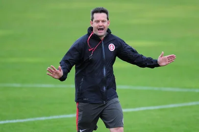  Porto Alegre, RS, Brasil, 04-11-2015. Treino do Inter realizado nesta quarta-feira. Técnico Argel. (FOTO: FÉLIX ZUCCO/AGÊNCIA RBS)