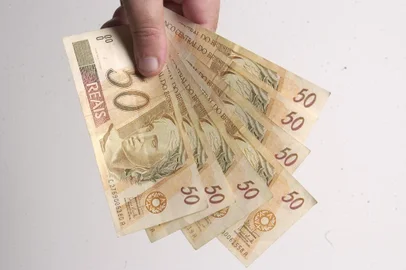 *** Salário Mínimo 2 - M. Oliveira ***Aumento do salário mínimo