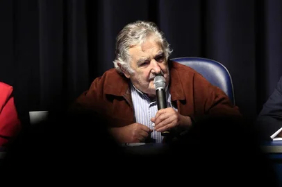  Florianópolis, SC, Brasil, 26/11/2015.Movimentação na UFSC para a palestra de José Mujica. O  ex-presidente uruguaio está participando da Conferência da Juventude Latino-Americana sobre Mudanças Climáticas (COY11), entre os dias 26 e 28 de novembro, no campus de Florianópolis da UFSC.