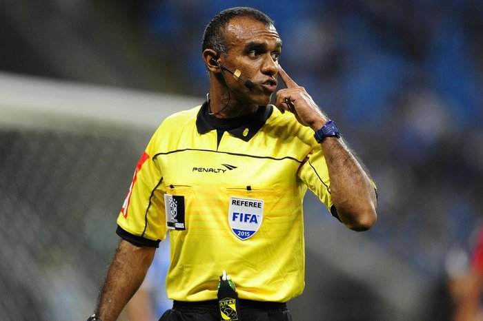 Árbitro dos Gre-Nais do 5 a 0 e do trator apita Avaí x Grêmio