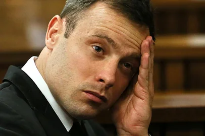 -

 This file photo taken on October 16, 2014 shows Paralympian Oscar Pistorius reacting during his sentencing hearing at the Pretoria high court. South Africa's Supreme Court of Appeal will announce on December 3, 2015 its verdict on an attempt by state prosecutors to have Oscar Pistorius convicted of murder for shooting dead his girlfriend, the court registrar said. The Paralympic sprinter was found guilty last year of the lesser crime of culpable homicide -- the equivalent to manslaughter -- for killing Reeva Steenkamp in the early hours of Valentine's Day, 2013.

Editoria: CLJ
Local: Pretoria
Indexador: ALON SKUY
Secao: trials
Fonte: POOL