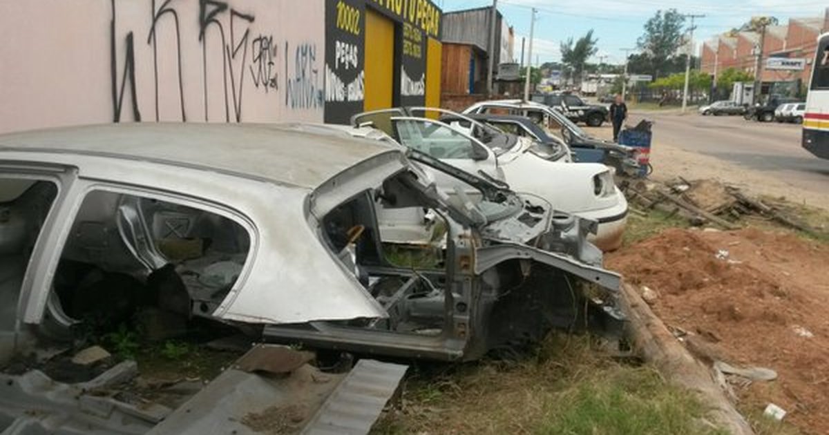 Operação prende suspeitos e fecha desmanches na zona norte de POA GZH Operação prende suspeitos e fecha desmanches na zona norte de POA GZH