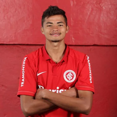  

ALVORADA/RS - BRASIL -  09/10/2015 - Jogadores do grupo do Internacional sub-20. O Inter entra em campo na quarta-feira, pelo jogo de volta, contra o Luverdense, válido pela Copa do Brasil Sub-20 2015. Na ida, no Mato Grosso, o placar ficou em 2 a 2. Na foto, Valdemir de Oliveira Soares, 18 anos. Conhecido por Valdemir. Atacante.