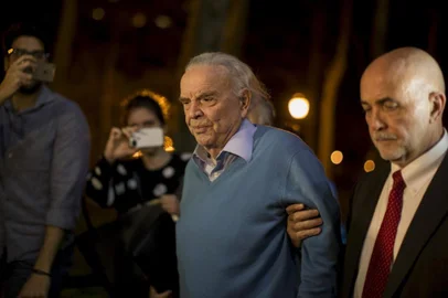 Former Brazilian Football Confederation  president Marin, exits the U.S. Courthouse in Brooklyn, New YorkFormer Brazilian Football Confederation (CBF) president Jose Maria Marin, exits the Eastern District of New York  U.S. Courthouse in Brooklyn, New York, November 3, 2015. Marin, one of 14 people indicted in a corruption case that has rocked the soccer worlds governing body FIFA, pleaded not guilty in a U.S. court on Tuesday. REUTERS/Brendan McDermid - RTX1UN1REditoria: SLocal: NEW YORKIndexador: © Brendan McDermid / ReutersSecao: CRIMFonte: X90143Fotógrafo: PHOTOGRAPHER 