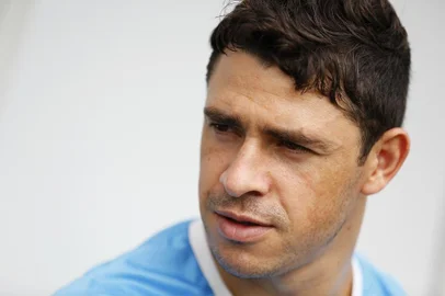  PORTO ALEGRE, RS, BRASIL, 20-04-2016: Entrevista com o jogador Giuliano, do Grêmio, no CT Luiz Carvalho. (Foto: Mateus Bruxel / Agência RBS) CONSULTAR ESPORTE ZH PARA PUBLICAÇÃO