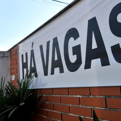  

JOINVILLE, SC, BRASIL, 23-01-2014: Vagas de emprego abertas em Joinville. (FOTO MAIARA BERSCH / AGÊNCIA RBS / ECONOMIA)