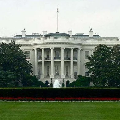 A Casa Branca sede oficial do poder executivo dos Estados Unidos da América, sendo também a residência oficial do presidente da República#PÁGINA:31 Fonte: Divulgação