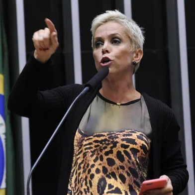 Sessão especial para discussão e votação do parecer do dep. Jovair Arantes (PTB-GO), aprovado em comissão especial, que recomenda a abertura do processo de impeachment da presidente da República - Dep. Cristiane Brasil (PTB-RJ) Data: 16/04/2016