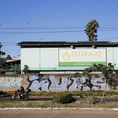 PORTO ALEGRE, RS, BRASIL, 07-07-2016: Empresa que trata resíduos industriais. Moradores de Porto Alegre reclamam do mau cheiro da água. (Foto: Mateus Bruxel / Agência RBS)