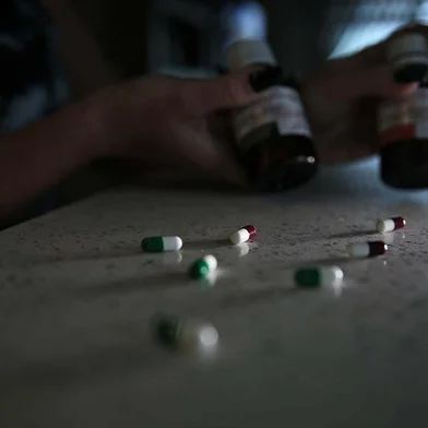  

Palhoça, SC, Brasil, 22/02/2016.
Pacientes do nutrólogo Omar de Castro se queixam de prescrição sem critério de medicamentos controlados.
A comerciante Daniela Diniz (que não quer ser identificada), de Palhoça, tem IMC inferior a 30kg/m², mas foi orientada a tomar sibutramina e fluoxetina