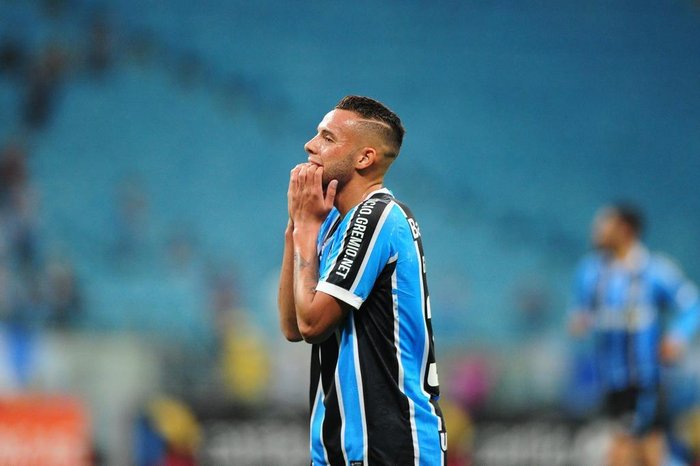 Guilherme resolverá situação no Grêmio apenas em Dezembro
