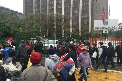 rdgol - MST - porto alegre - incra - protesto