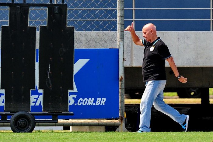 Valdir Espinosa se despede de Porto Alegre: Voltarei para ser campeão no Grêmio