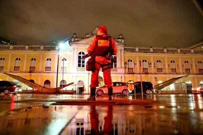  PORTO ALEGRE, RS, BRASIL 30/08/2016 - Força Nacional começa a atuar em Porto Alegre. (FOTO: LAURO ALVES/AGÊNCIA BRS).Indexador: Lauro Alves