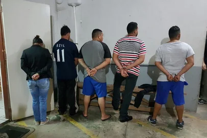 Operação Grande Família desarticula quadrilha de traficantes que atua no Morro da Aparecida, em Viamão