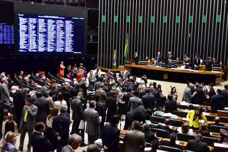 BRASÍLIA. Sessão extraordinária para discussão e votação de projetos como o pacote anticorrupção. Zeca Ribeiro / Câmara dos Deputados