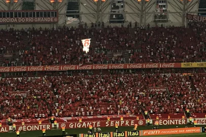 Fantasma da B sobrevoa o Beira-Rio