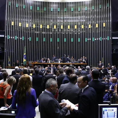 Sessão extraordinária da Câmara dos Deputados para discussão e votação de diversos projetos Data: 20/12/2016