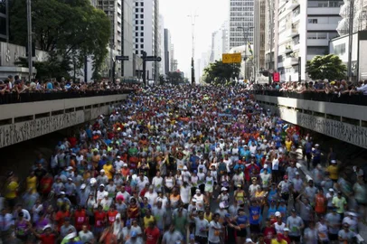  São SilvestreEditoria: SPOLocal: Sao PauloIndexador: MIGUEL SCHINCARIOLSecao: athletics, track and fieldFonte: AFPFotógrafo: STR