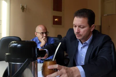  

PORTOALEGRE-RS-BR 02.01.2017
Primeiro dia de trabalho  do prefeito de Porto Alegre, Nelson Marchezan Junior.
FOTÓGRAFO:  TADEU VILANI - AGÊNCIARBS - Editoria Notícias