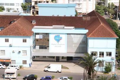 Hospital Beneficente São Carlos, de Farroupilha, enfrenta crise e acumula dívida de R$ 10 milhões.