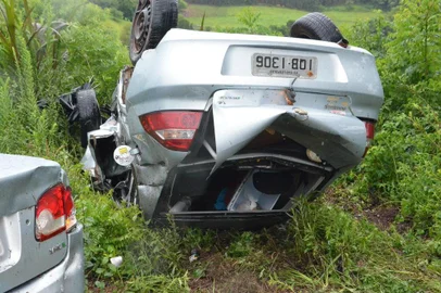  

Acidente com quatro mortes ocorreu ERS-404, km 13, entre Rondinha e Ronda Alta - Freela Rogério Machado/Especial/Agência RBS