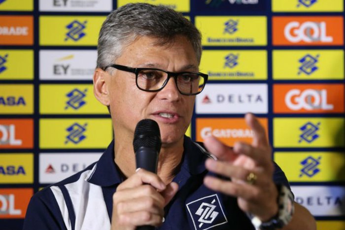 Renan Dal Zotto não é mais técnico da seleção masculina de vôlei