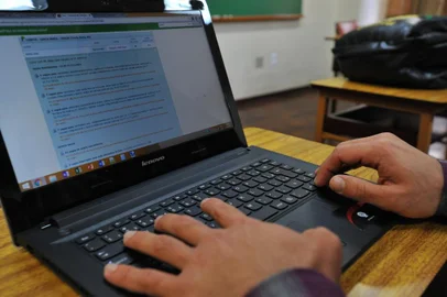  SANTA MARIA, RS, BRASIL, 31-05-2016.O ESTUDANTE Felipe DE lima Athayde foi um dos concorrentes a uma vaga de Medicina pelo Sisu que não conseguiu se inscrever para concorrer às 48 vagas na UFSM por um erro no sistema de inscrição.FOTO: GERMANO RORATO/AGÊNCIA RBS, GERAL
