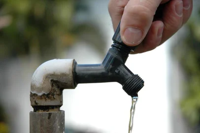 ***  CACO KONZEN - Racionamento em Pouso Novo  ***Racionamento de água atingiu a cidade de Pouso Novo, no vale do Taquari. Durante boa parte do dia, a população fica com as torneiras de água potavel praticamente secas.