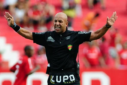 Jefferson Botega / Agencia RBS Juíz do Jogo de Inter X NH.Na imagem o Juíz Jean Pierre Lima.