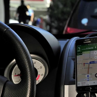  CAXIAS DO SUL, RS, BRASIL, 07/02/2017 - Motoristas do Uber em Caxias falam sobre a relação com a empresa, tarifa dinâmica e retorno dos passageiros sobre o serviço de transporte por aplicativo. (Marcelo Casagrande/Agência RBS)