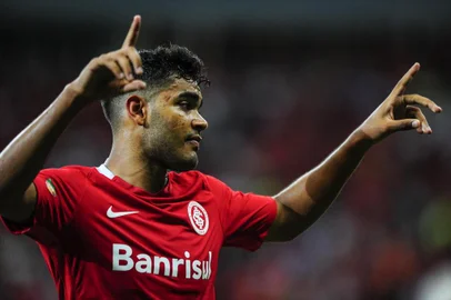 PORTO ALEGRE, RS, BRASIL - O Inter enfrenta o  Cruzeiro no estádio Beira-Rio em jogo válido pelas quartas de final do Gauchão. jogador Brenner. (FOTO: FÉLIX ZUCCO/AGÊNCIA RBS).