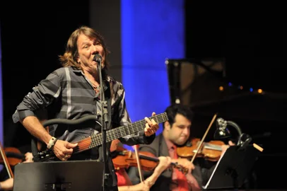imagens do show de 2014 de Lenine com Camerata Florianópolis, do Jurerê Jazz