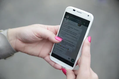  Especial para Dominical sobre Grupos de Whatsapp. Na foto, grupo de taxistas, integrantes do grupo Luluzinhas do Táxi, no Parque Harmonia.Indexador: Diego Vara